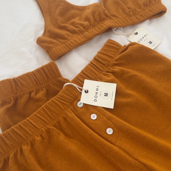 DONNI. Set - Picture 3 of 4